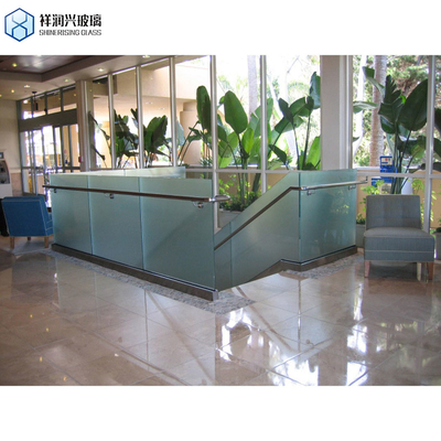 Casita de autobús de vidrio templado de 10 mm y 12 mm en Qingdao con opciones plegadas y desplegadas
