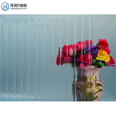 Vidrio de patrón extra claro de 5 mm para ventanas planas y tabiques mejora el atractivo estético