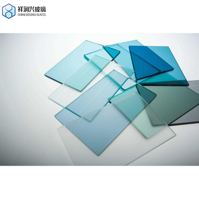 Vidrio templado con bajo contenido de hierro, de color extra claro, tintado, flotante, reflector, para construcción
