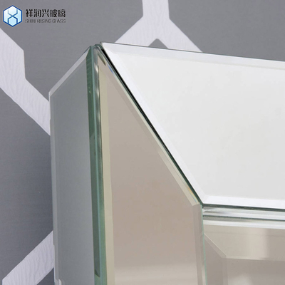 Espejo de aluminio de vidrio plateado de superficie plana en estilo simple para la demanda B2B