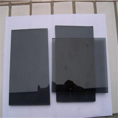 Vidrio de revestimiento templado con baja resistencia al hierro y reflector colorido para decoración