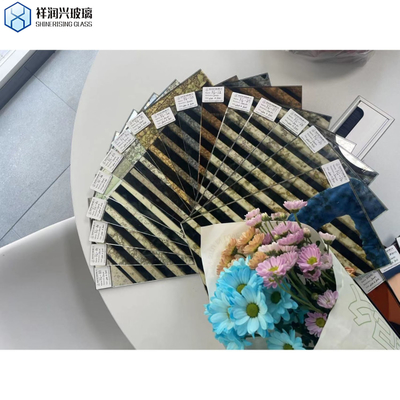 Técnica Hoja de vidrio laminada para espejos decorativos en plata de baño antiguo