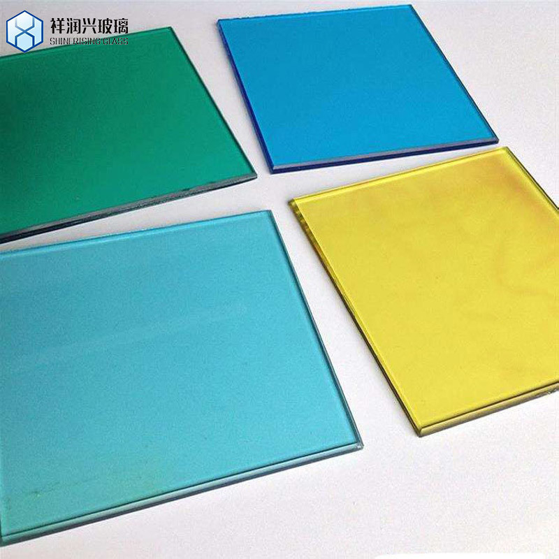 Fabricantes de vidrio de color directo en forma de paralelogramo flotante de vidrio negro tintado
